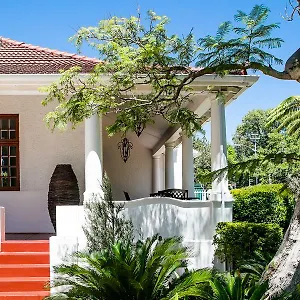 5 Camp Street & Self-catering Apartment